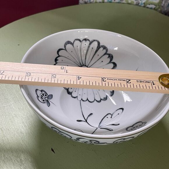 Fine Porcelain Dinnerware Portugal salad soup bowl. Blue floral. - Picture 5 of 7